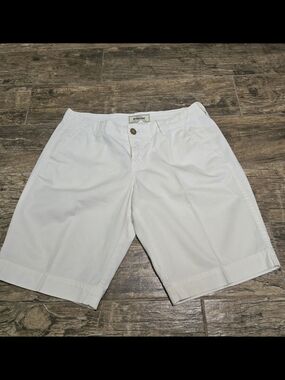 Old Navy Perfect Bermudas White Shorts